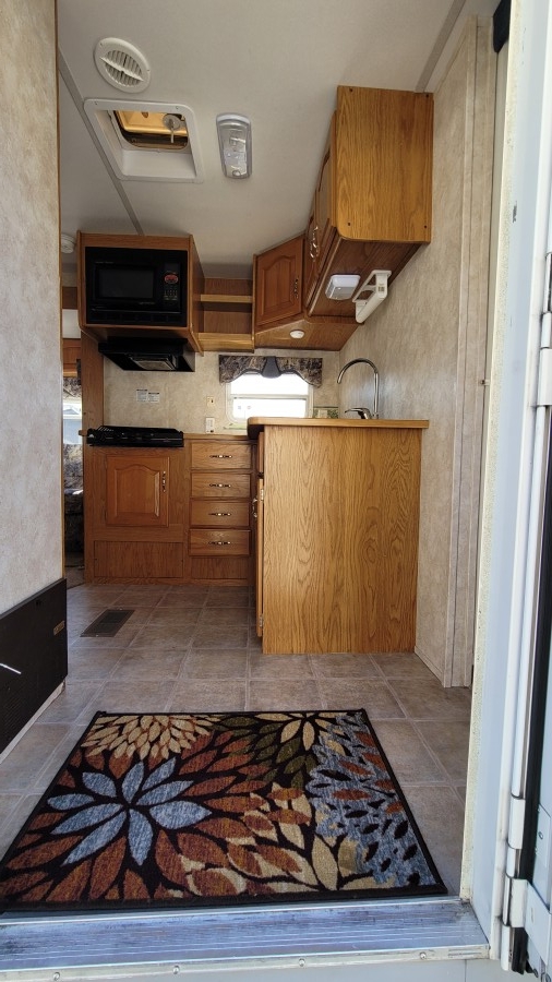 2004 Keystone RV Sprinter 259rbs 6