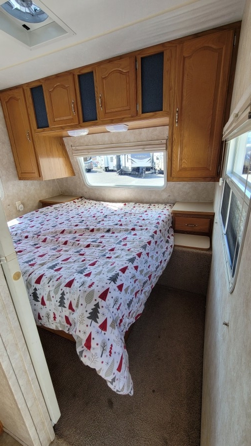2004 Keystone RV Sprinter 259rbs 12