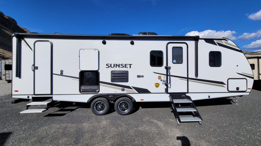 2022 CrossRoads RV Sunset Trail SS272BH 3