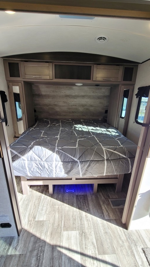 2022 CrossRoads RV Sunset Trail SS272BH 5