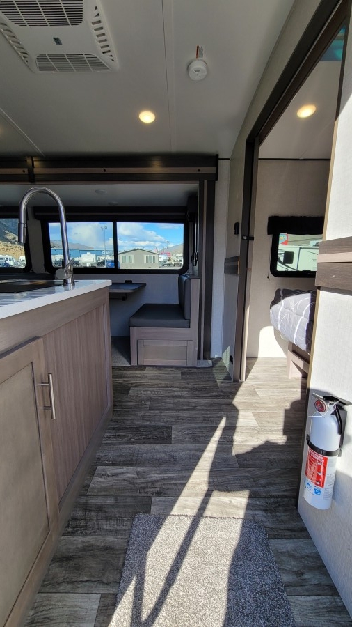 2022 CrossRoads RV Sunset Trail SS272BH 4