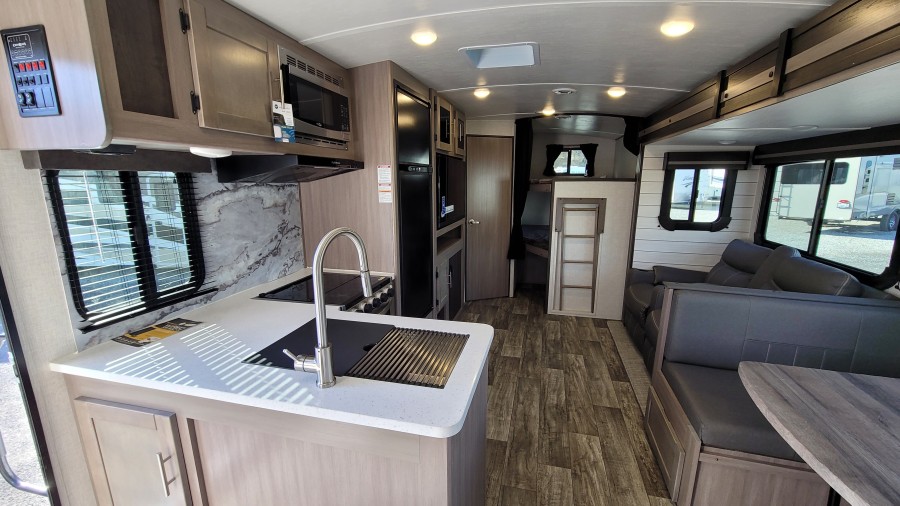 2022 CrossRoads RV Sunset Trail SS272BH 7