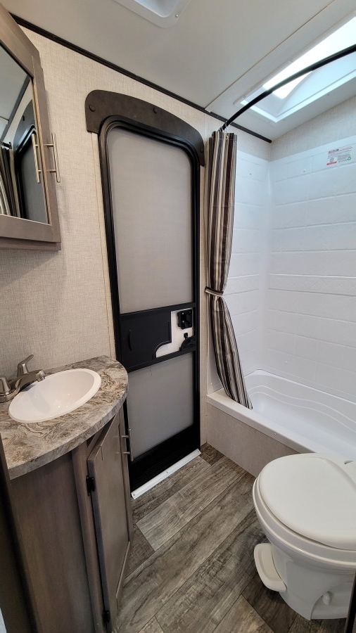 2022 CrossRoads RV Sunset Trail SS272BH 10