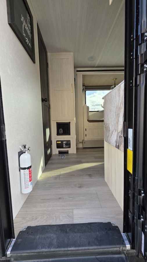 2024 Forest River RV Surveyor 19RBLE 4