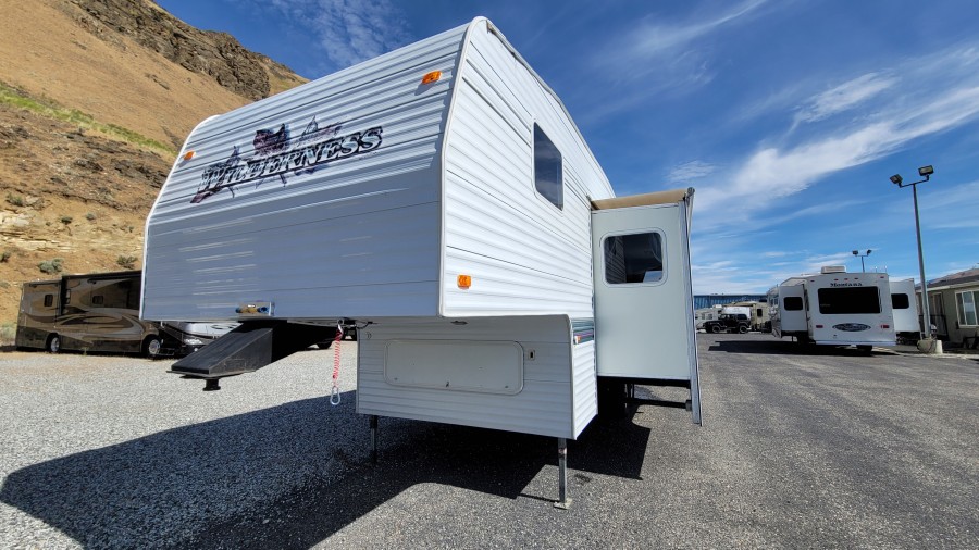 Used Fleetwood Rv Wilderness S Fifth Wheel For Sale Wenatchee