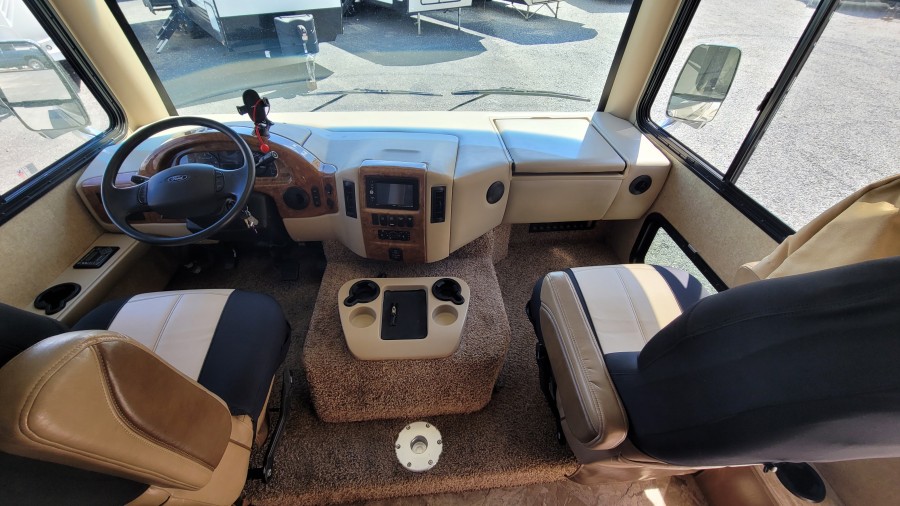 2015 Thor Motor Coach Windsport 27K 9