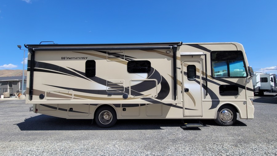2015 Thor Motor Coach Windsport 27K 4
