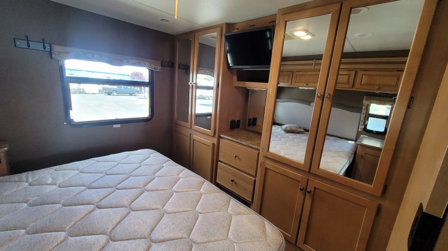 2015 Thor Motor Coach Windsport 27K 13