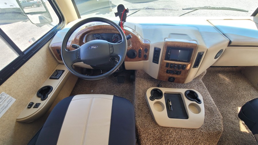 2015 Thor Motor Coach Windsport 27K 8