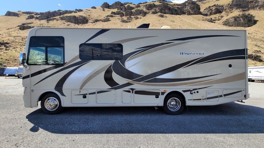 2015 Thor Motor Coach Windsport 27K 1