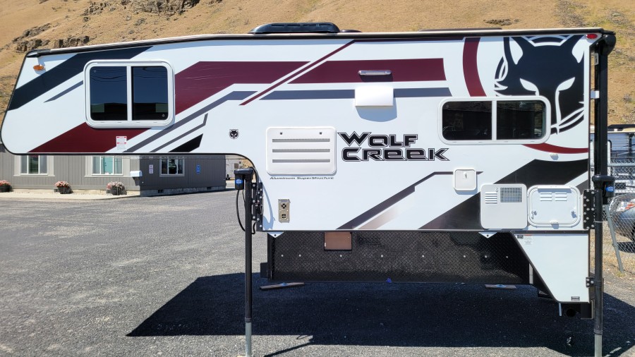 2021 Wolf Creek 890 2