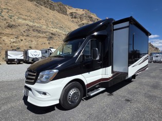 RVs-Renegade Custom Coaches-VILLAGIO 25RBS